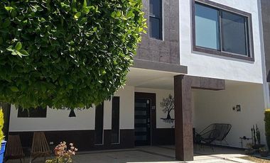 RENTA HERMOSA CASA AMUEBLADA LOMAS I
