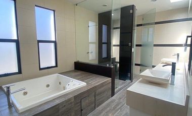 RENTA HERMOSA CASA AMUEBLADA LOMAS I