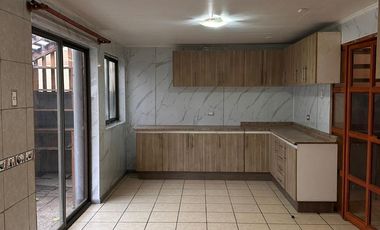 ARRIENDO CASA PARA USO COMERCIAL Y/O HABITACIONAL