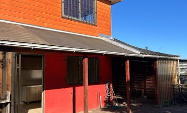 ARRIENDO CASA PARA USO COMERCIAL Y/O HABITACIONAL