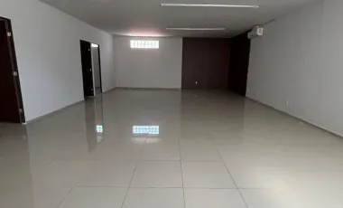 Edificio en renta en Camelinas, Morelia, Michoacán de Ocampo