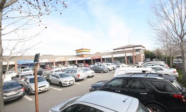 Local Comercial en Arriendo en Av. Consistorial // Av. Los Presidentes