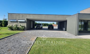 Gran casa en exclusivo condominio