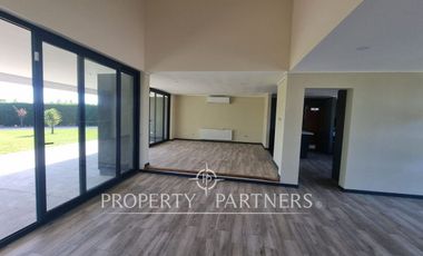 Gran casa en exclusivo condominio