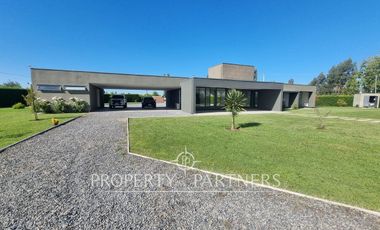 Gran casa en exclusivo condominio