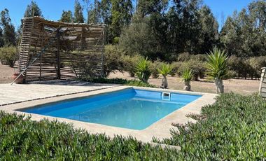 Hermosa Casa de Campo en arriendo anual amoblada en La Foresta - Catapilco