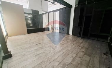Local Comercial En Sector Cantagallo - Las Condes