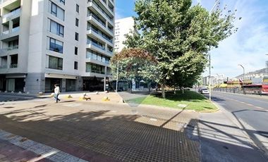 Local Comercial En Sector Cantagallo - Las Condes