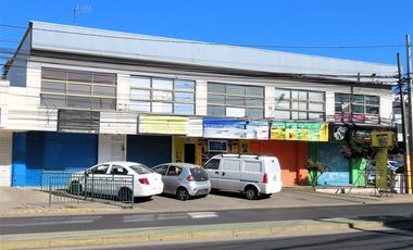 Local Comercial en Arriendo en Avda. Condell casi esquina con Chacabuco.