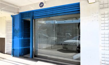 Local Comercial en Arriendo en Avda. Condell casi esquina con Chacabuco.