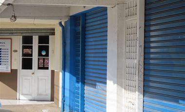 Local Comercial en Arriendo en Avda. Condell casi esquina con Chacabuco.