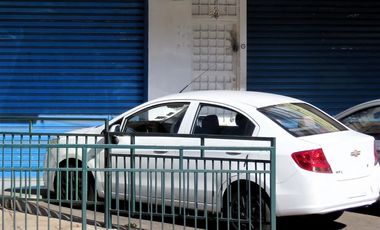 Local Comercial en Arriendo en Avda. Condell casi esquina con Chacabuco.