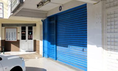 Local Comercial en Arriendo en Avda. Condell casi esquina con Chacabuco.