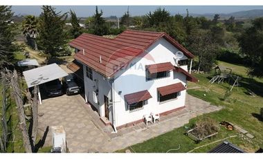 Casa en Parcela con piscina Melipilla