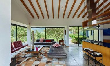 ALQUILO CASA CAMPESTRE DE ARQUITECTURA CONTEMPORÁNEA EN LA CALERA