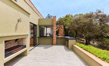 ALQUILO CASA CAMPESTRE DE ARQUITECTURA CONTEMPORÁNEA EN LA CALERA