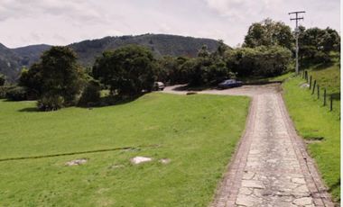 ALQUILO CASA CAMPESTRE DE ARQUITECTURA CONTEMPORÁNEA EN LA CALERA