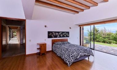 ALQUILO CASA CAMPESTRE DE ARQUITECTURA CONTEMPORÁNEA EN LA CALERA