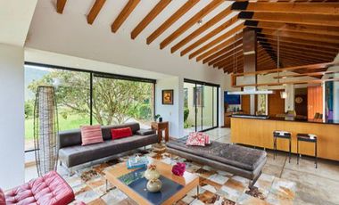 ALQUILO CASA CAMPESTRE DE ARQUITECTURA CONTEMPORÁNEA EN LA CALERA