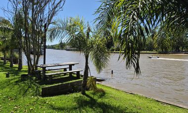 5.000 m2 sobre Rio Lujan. Zonificación E, apto múltiples usos. Venta o alquiler anual o temporal.