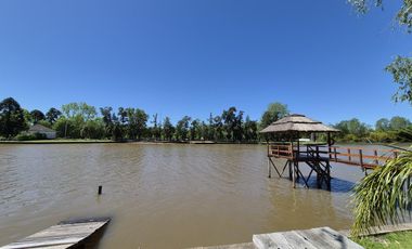 5.000 m2 sobre Rio Lujan. Zonificación E, apto múltiples usos. Venta o alquiler anual o temporal.