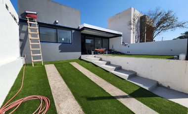 CASA NUEVA DE UN NIVEL EN VENTA