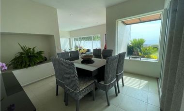 Casa Seminueva Moderna en RENTA Amueblada al Norte de Cvc