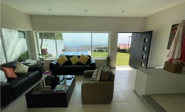 Casa Seminueva Moderna en RENTA Amueblada al Norte de Cvc