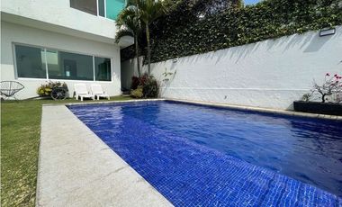 Casa Seminueva Moderna en RENTA Amueblada al Norte de Cvc