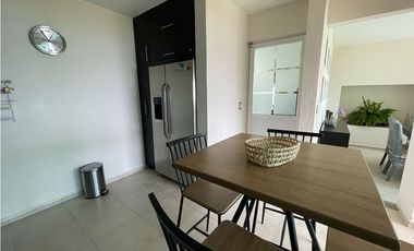 Casa Seminueva Moderna en RENTA Amueblada al Norte de Cvc
