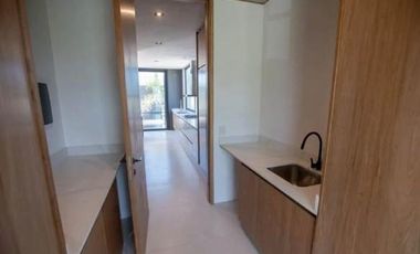 Casa en venta en Costa Esmeralda. Barrio Marítimo II. Frente al mar. 5 Dormitorios. Pileta