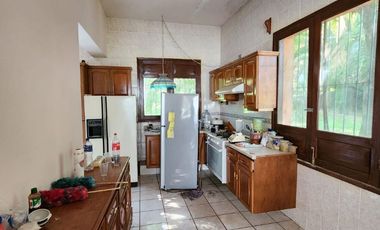 Terreno con casa en venta en Ajijic con frente al Lago de Chapala