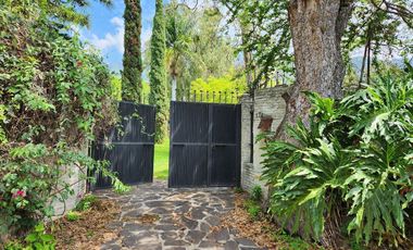 Terreno con casa en venta en Ajijic con frente al Lago de Chapala