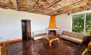 Terreno con casa en venta en Ajijic con frente al Lago de Chapala