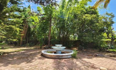 Terreno con casa en venta en Ajijic con frente al Lago de Chapala