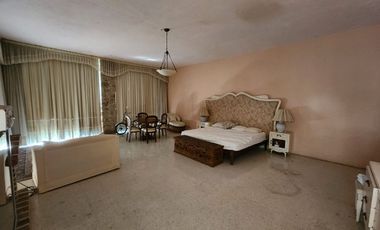 Terreno con casa en venta en Ajijic con frente al Lago de Chapala