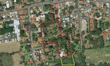 Terreno con casa en venta en Ajijic con frente al Lago de Chapala