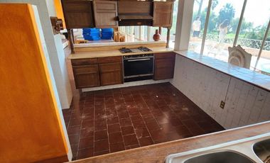 Terreno con casa en venta en Ajijic con frente al Lago de Chapala