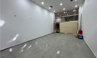 Alquilo local en centro comercial americano