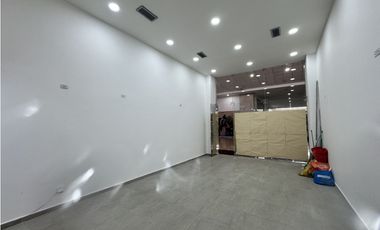 Alquilo local en centro comercial americano