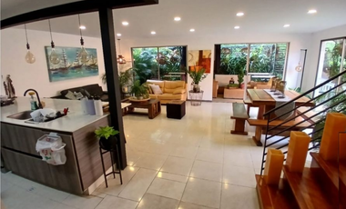 CASA EN SECTOR EL ATRAVESADO - ENVIGADO