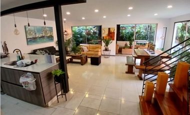 CASA EN SECTOR EL ATRAVESADO - ENVIGADO