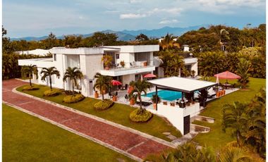 Hermosa Casa Campestre en Cerritos
