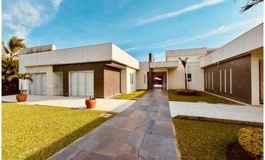 Hermosa Casa Campestre en Cerritos