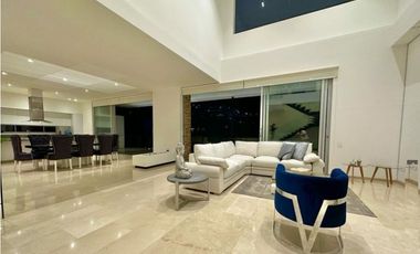 CASA SECTOR ALTO DE LAS PALMAS - POBLADO