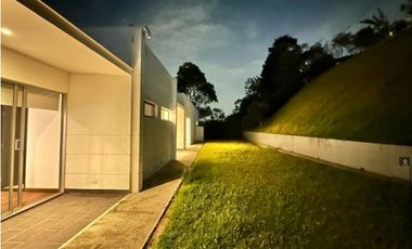 CASA SECTOR ALTO DE LAS PALMAS - POBLADO