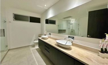 CASA SECTOR ALTO DE LAS PALMAS - POBLADO