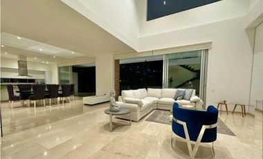 CASA SECTOR ALTO DE LAS PALMAS - POBLADO