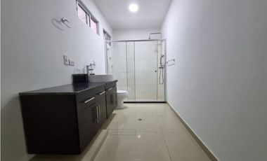 VENTA DE CASA EN CONDOMINIO VERDE ALFAGUARA JAMUND VALLE