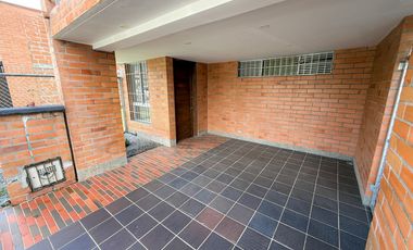 CASA EN ARRIENDO   Cerca al mall cuidad jardin